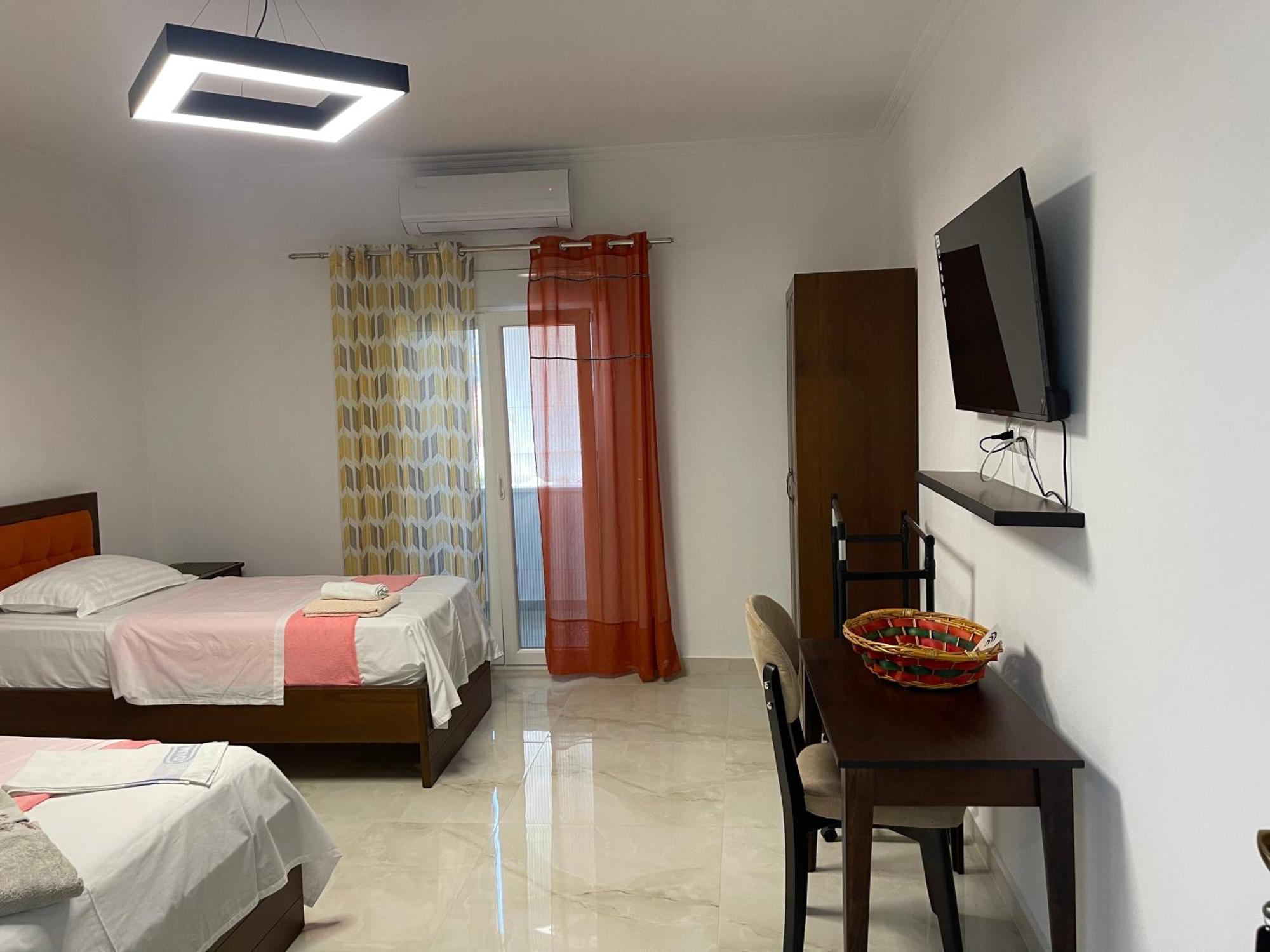 Hotel Vila C Plus Plus Berati Exterior foto