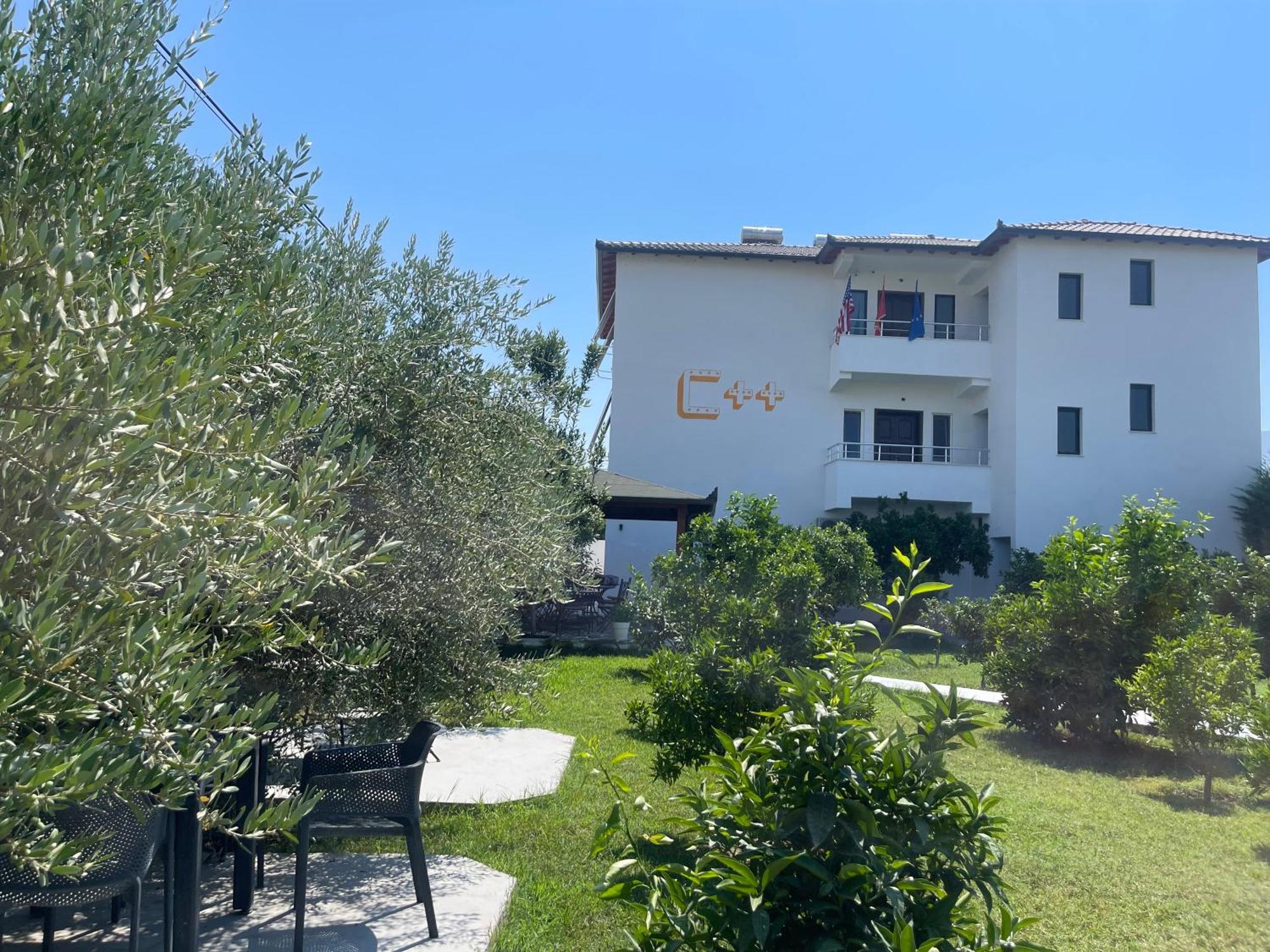 Hotel Vila C Plus Plus Berati Exterior foto